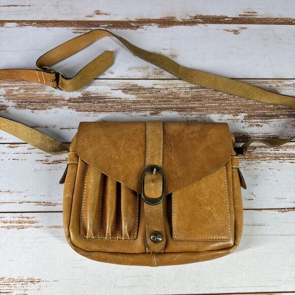 Patricia Nash Handbags - PATRICIA NASH TAN LEATHER BOHO SHOULDER BAG